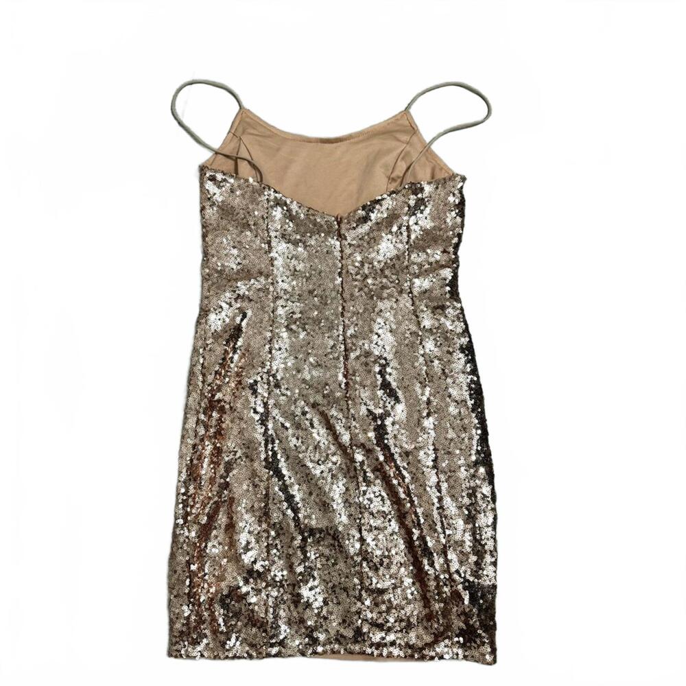{SOLD} NWT Lulu’s ‘Bring It’ Rose Gold Sequin Body-con Short Mini Dress Small - Picture 5 of 9